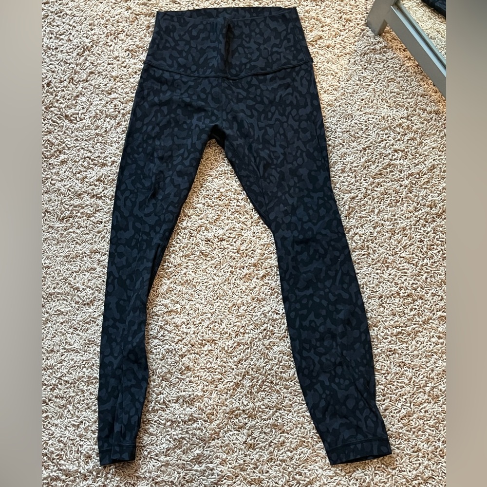 Lululemon leopard print align 25” size 6